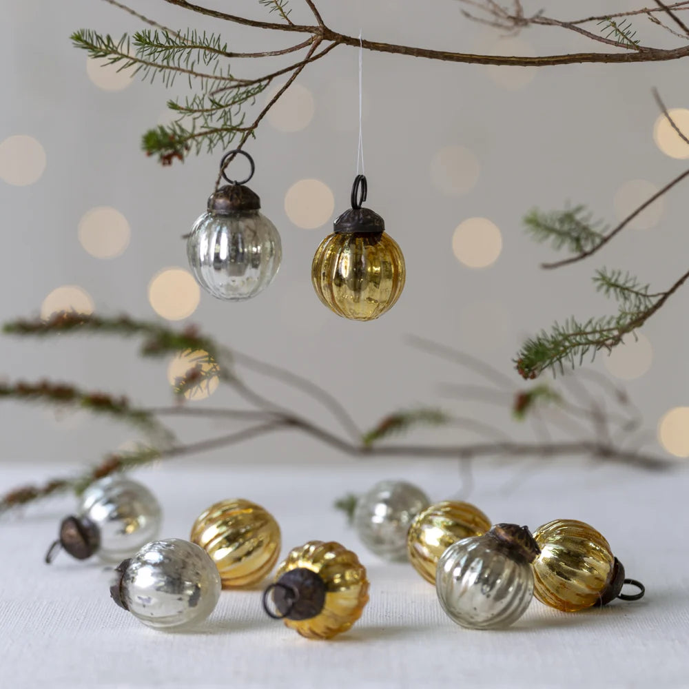 Mini Ribbed Baubles Bag of 10 Antique Silver & Gold