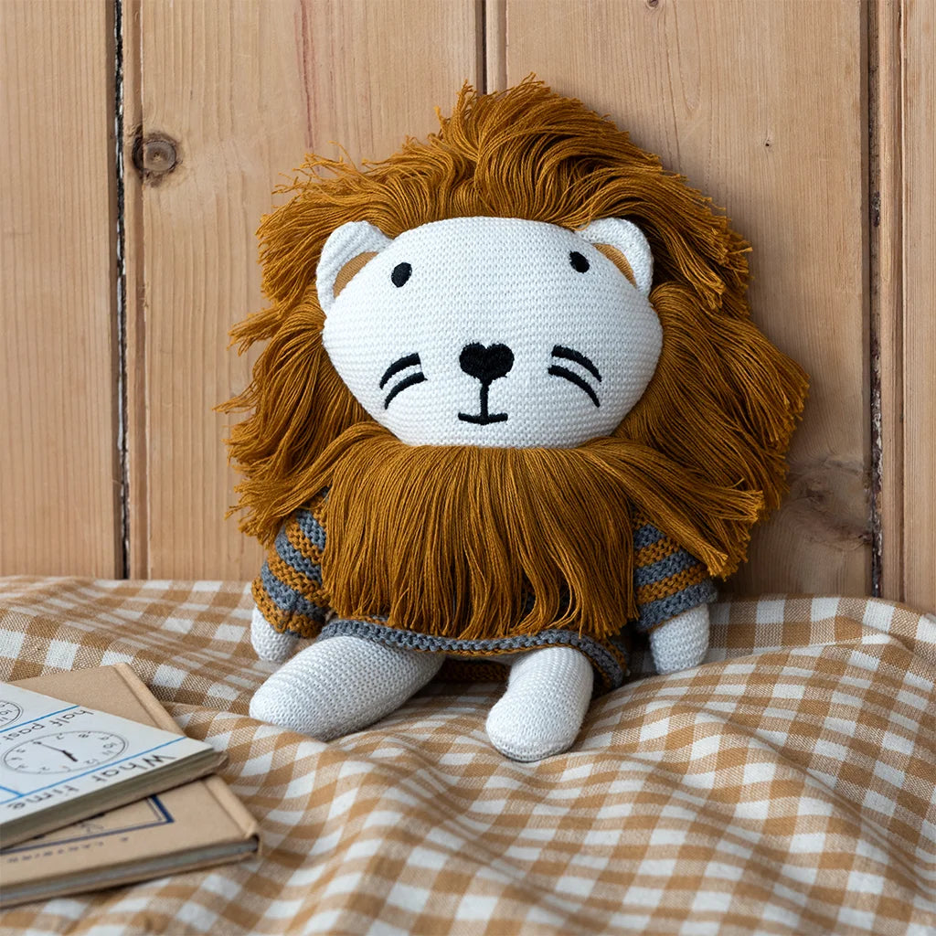 Knitted soft toy - Lion