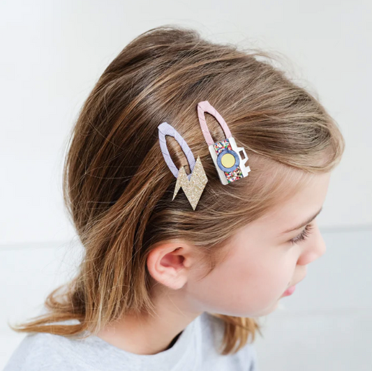 Strike A Pose Clic Clacs